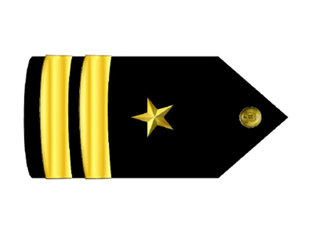 Capona ARD — Teniente de Navío