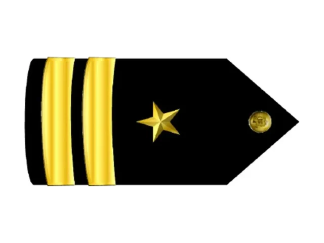 Capona ARD — Teniente de Navío